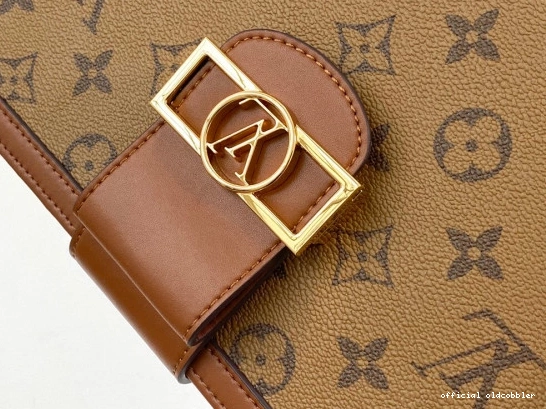 Official oldcobbler CHANELUTCH LOUIS VUITTON 0711